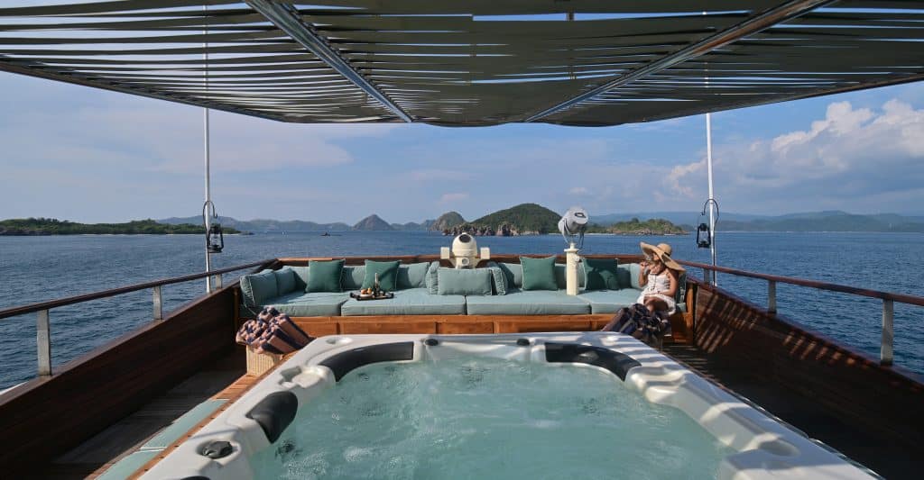 Kudanil Explorer Les îles oubliées de Raja Ampat Indonésie&Bali jaccuzi