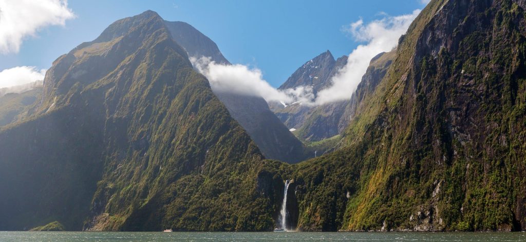 Majestic,Stirling,Falls,,Milford,Sound,,Fiordland,,South,Island,,New,Zealand