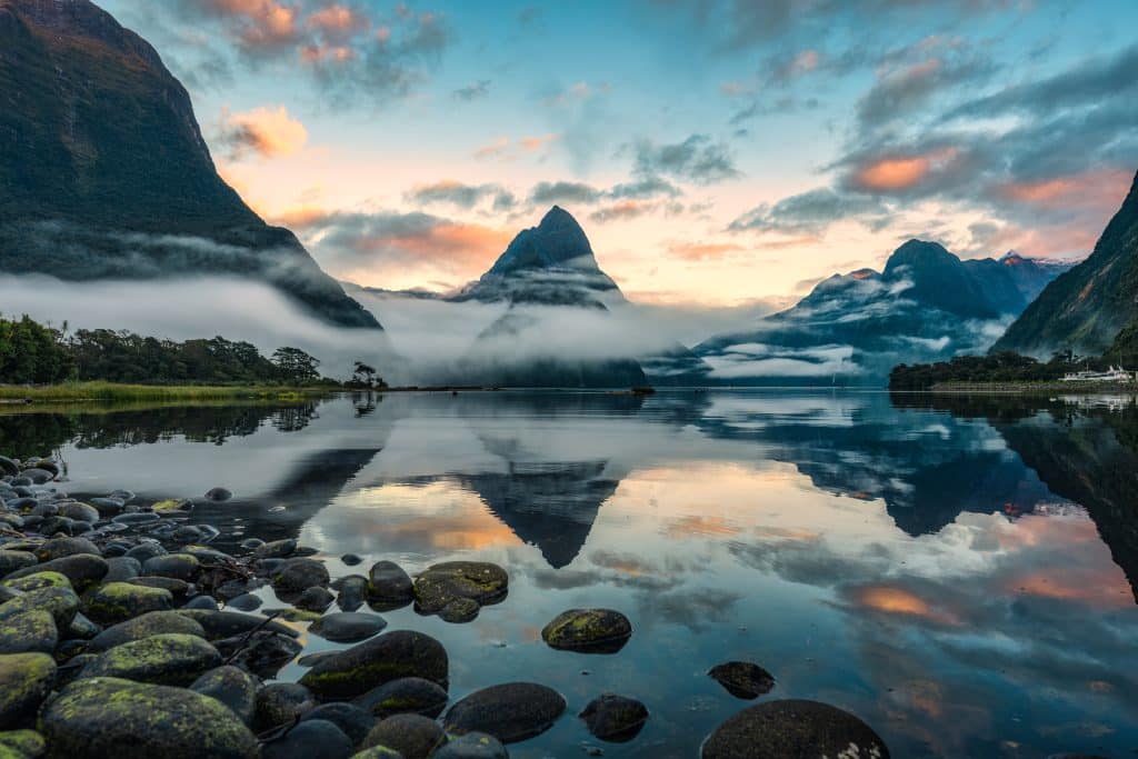 Mysterious,Landscape,Of,Milford,Sound,Or,Rahotu,With,Mitre,Peak