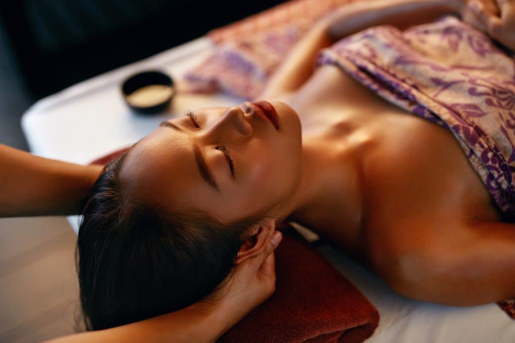 Spa,Massage.,Hands,Massaging,Woman,Head,At,Thai,Beauty,Salon