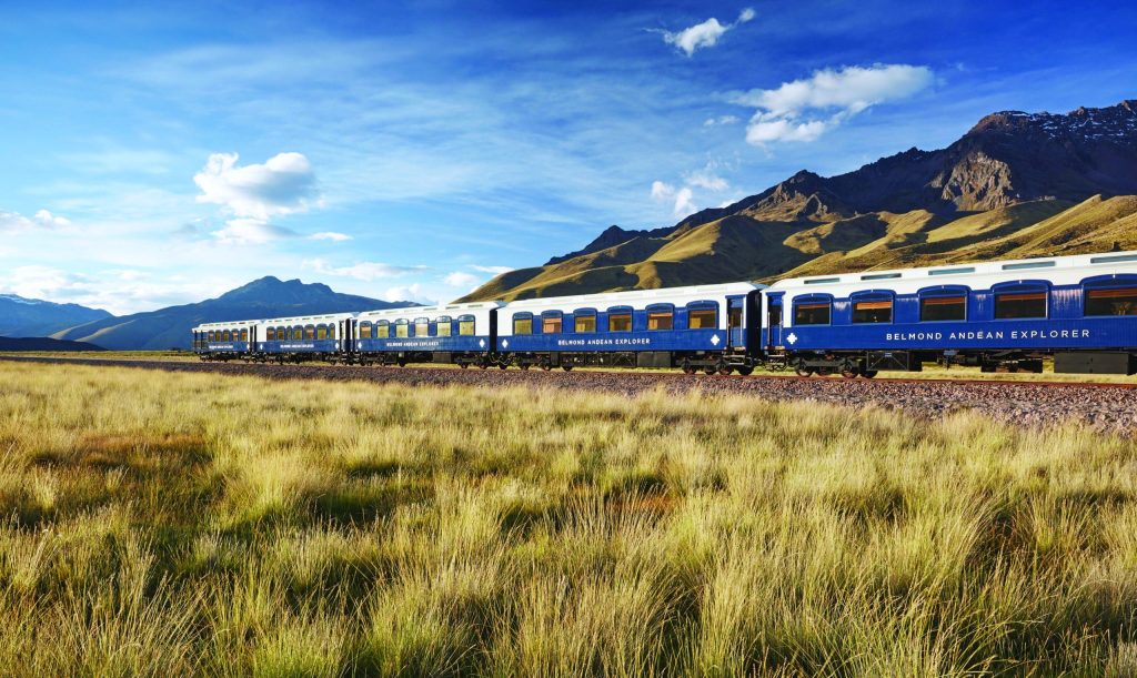 Paysages andins, routes ferroviaires les plus hautes du monde au Pérou