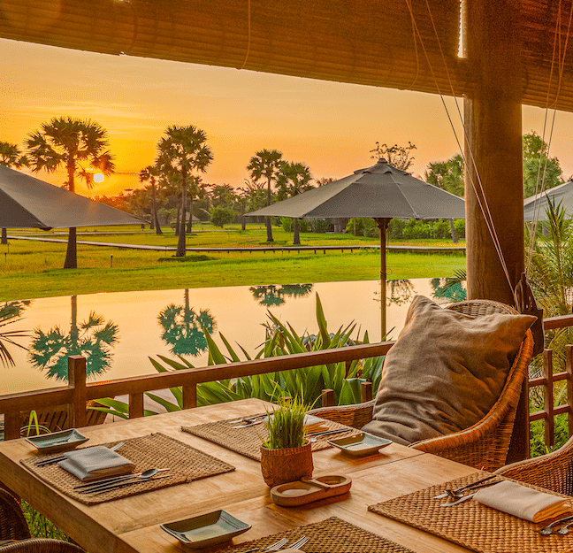 Petit déjeuner restaurant vue piscine Zannier Phum Baitang Cambodge