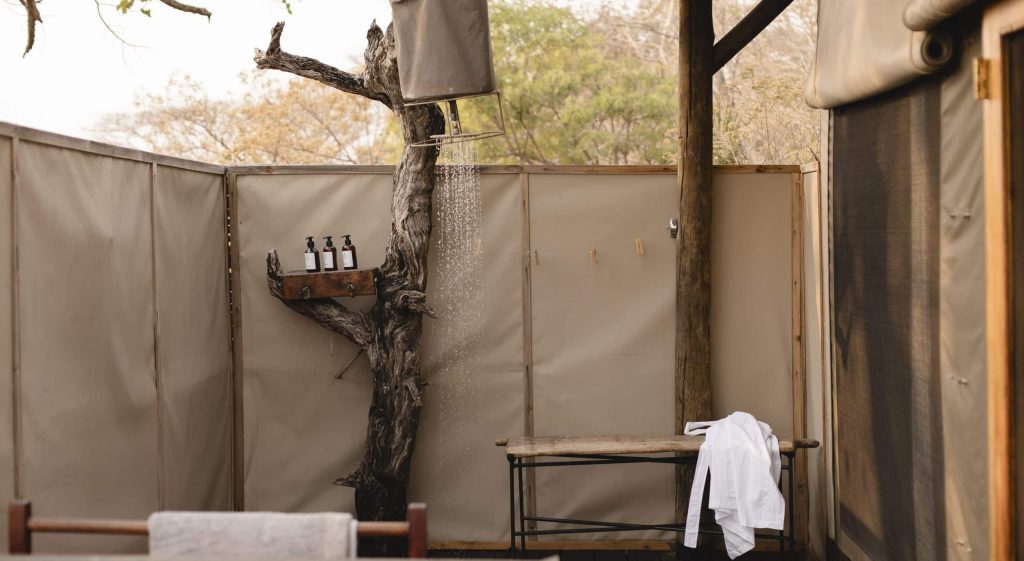 Shumba camp Zambie salle de bain @wearewilderness