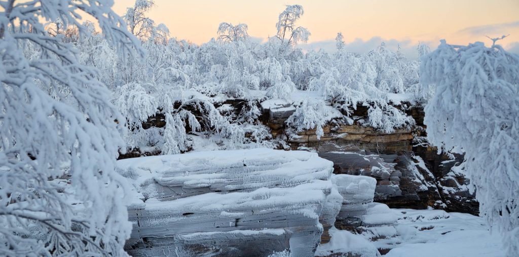 Snow,Covered,Abisko,Canyon,In,Winter,In,The,Abisko,National