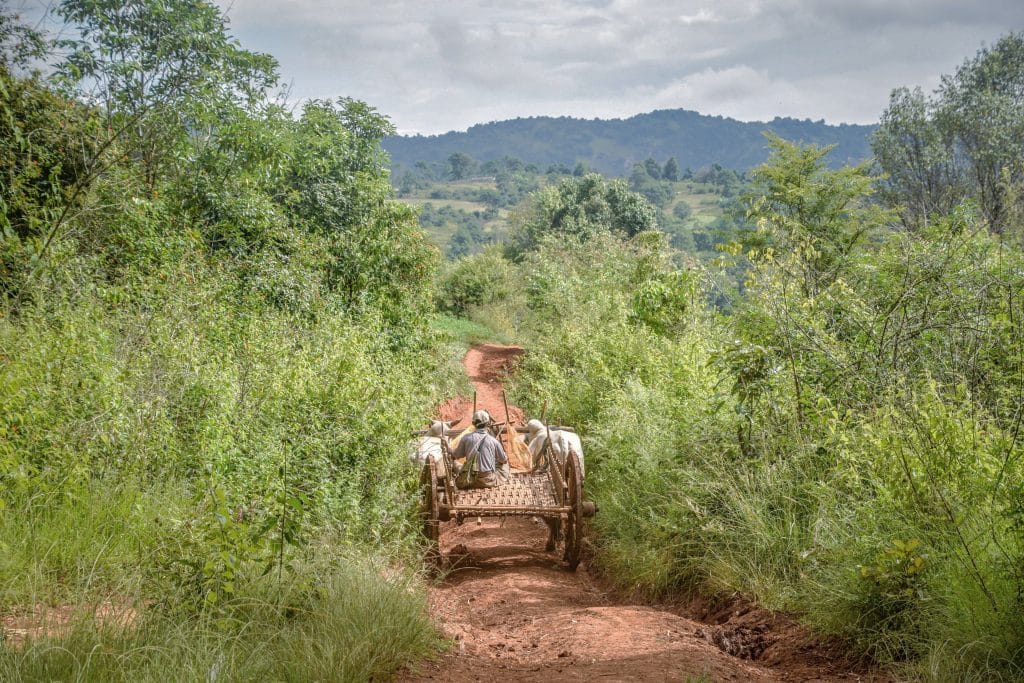 Un monastere en terre Shan Birmanie agriculteur