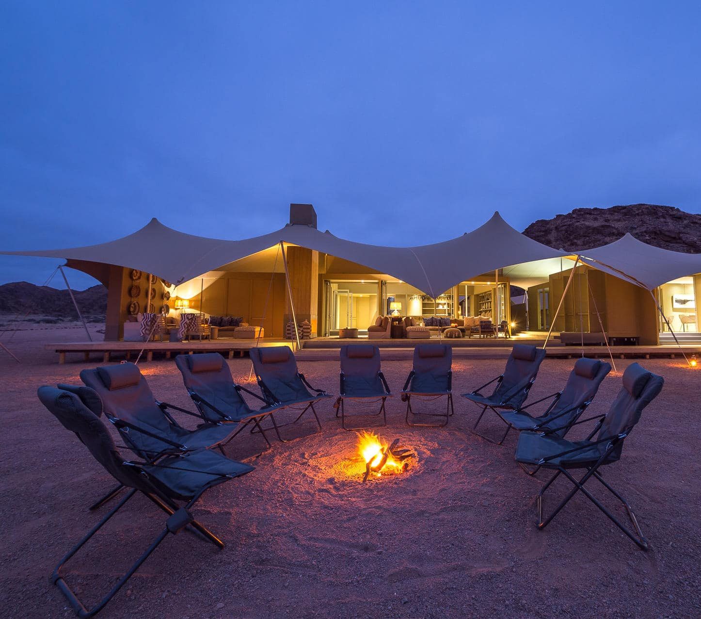 Wilderness Hoanib Skeleton Coast Camp Namibie feu de camp