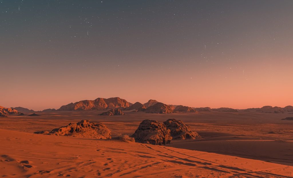 Nuit étoilée dans le désert de Wadi Rum, immersion culturelle chez les Bédouins Jordanie