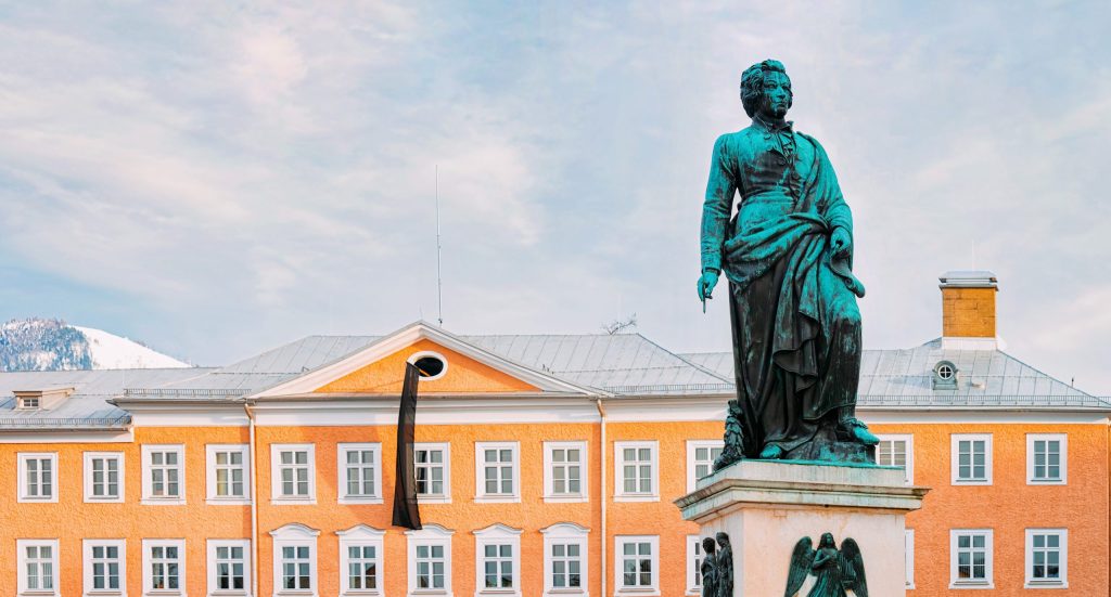Semaine Mozart statue de Mozart du Mozartplaz Square à Salzbourg