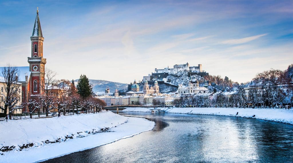 Panoramic,View,Of,Salzburg,Skyline,With,Festung,Hohensalzburg,And,River