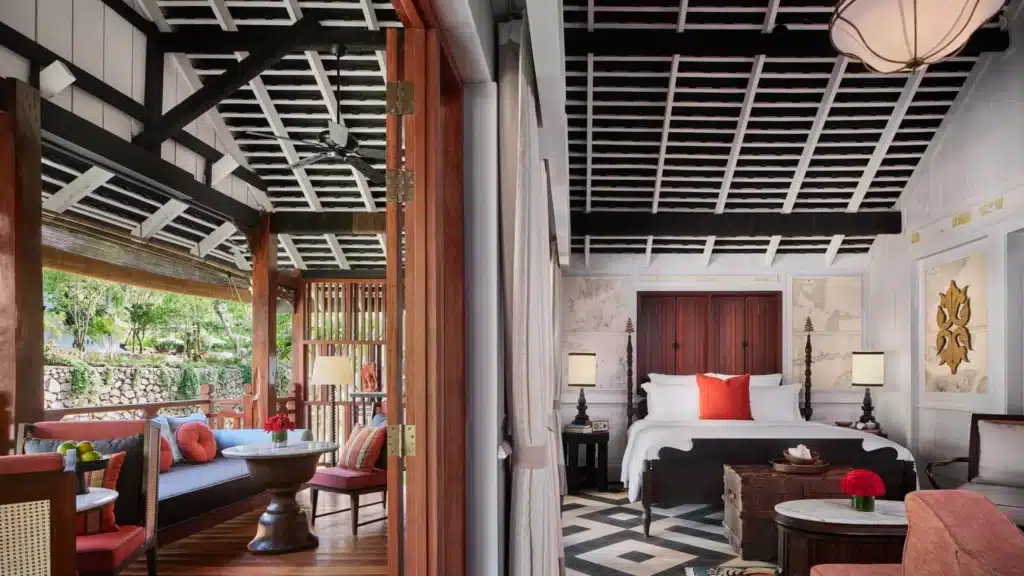 Rosewood Luang Prabang Laos salon de la suite côté rivière