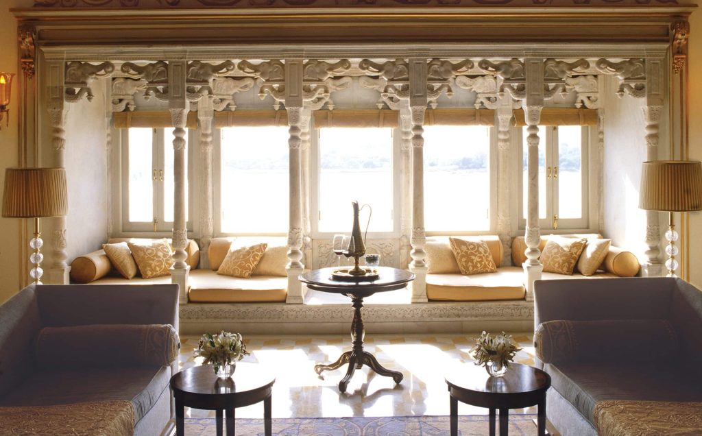 Taj Lake Palace Inde du nord salon de la suite