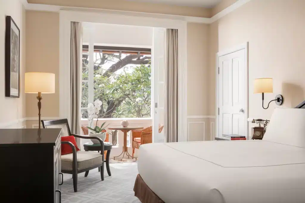 Raffles Hotel Le Royal Cambodge chambre et terrasse