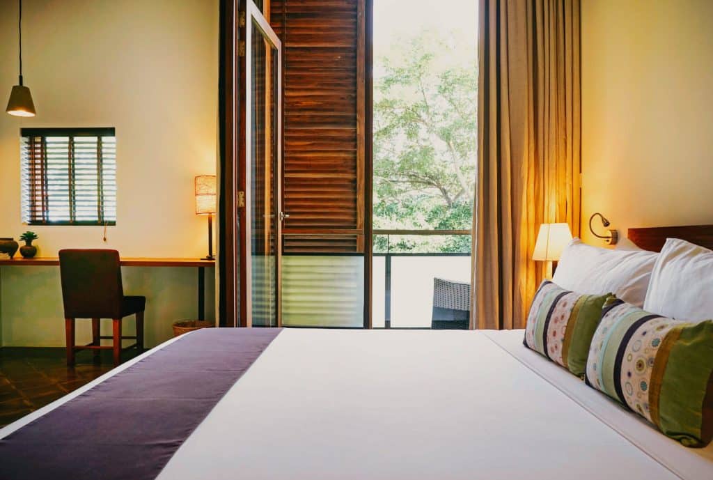 Villa Ni Say Cambodge vue lit