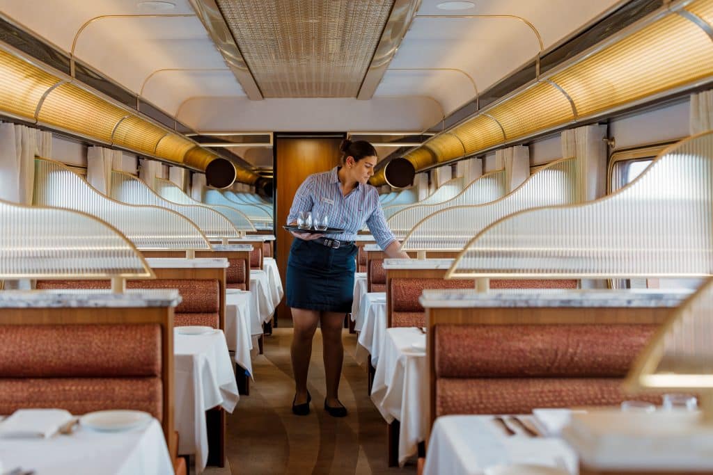 Australie   The Ghan wagon restaurant