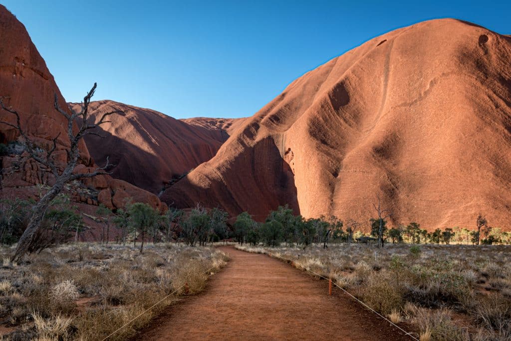 Australie randonnée immersive à Uluru Kata Tjuta chemin de randonnée