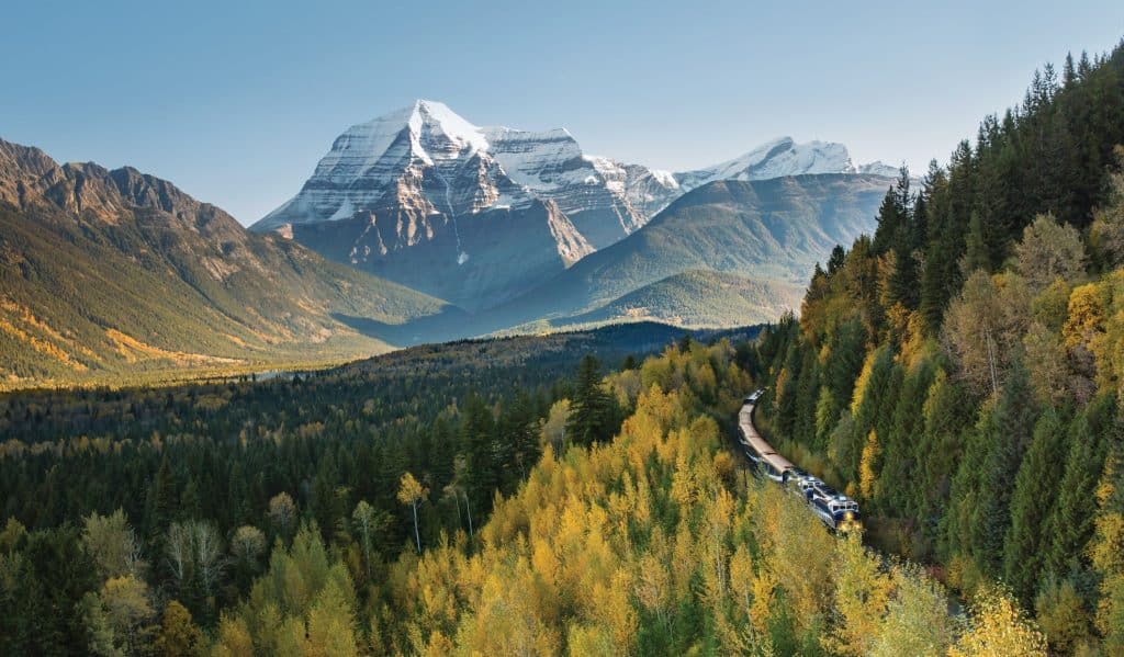 Canada Rocky Mountaineer train dans la nature