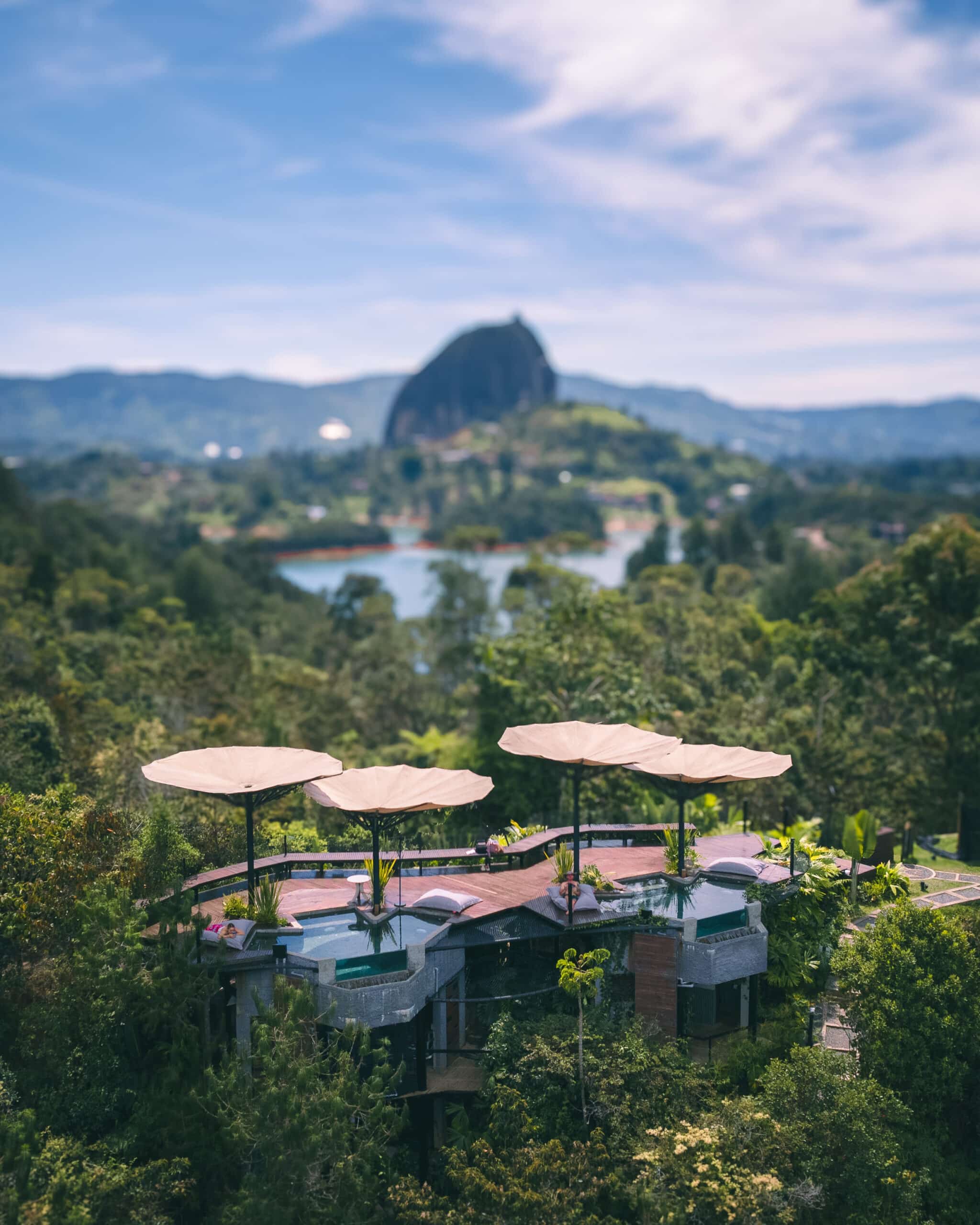 Colombie Hôtel Bosko piscine et vue sur Piedra del Penol