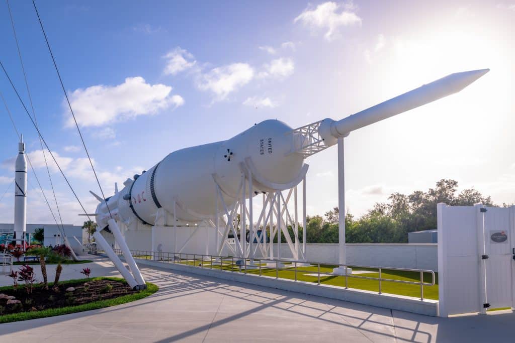 Etats Unis visite privée de la NASA à Cap Canaveral fusée exposée