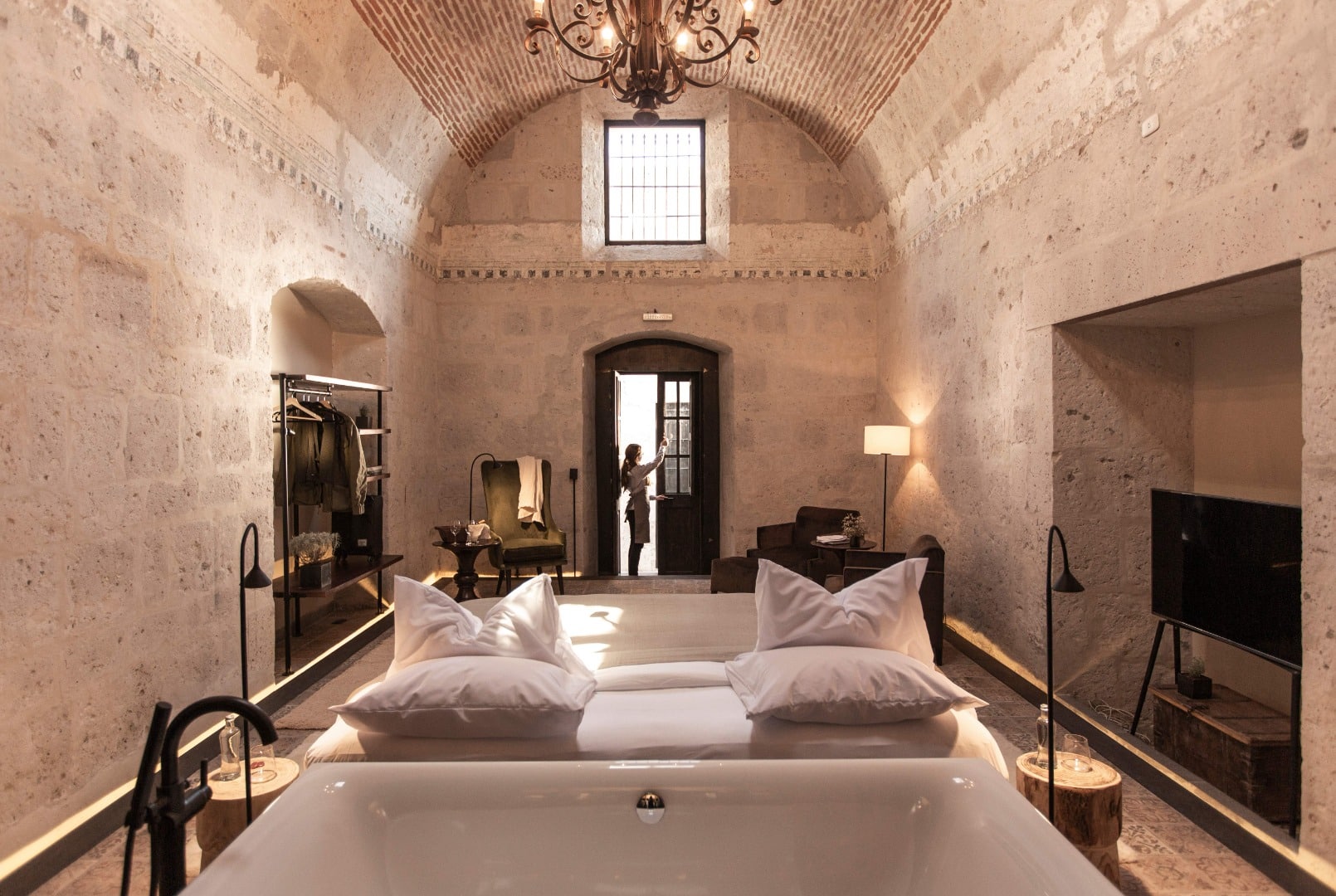 CIRQA Pérou cahmbre et baignoire