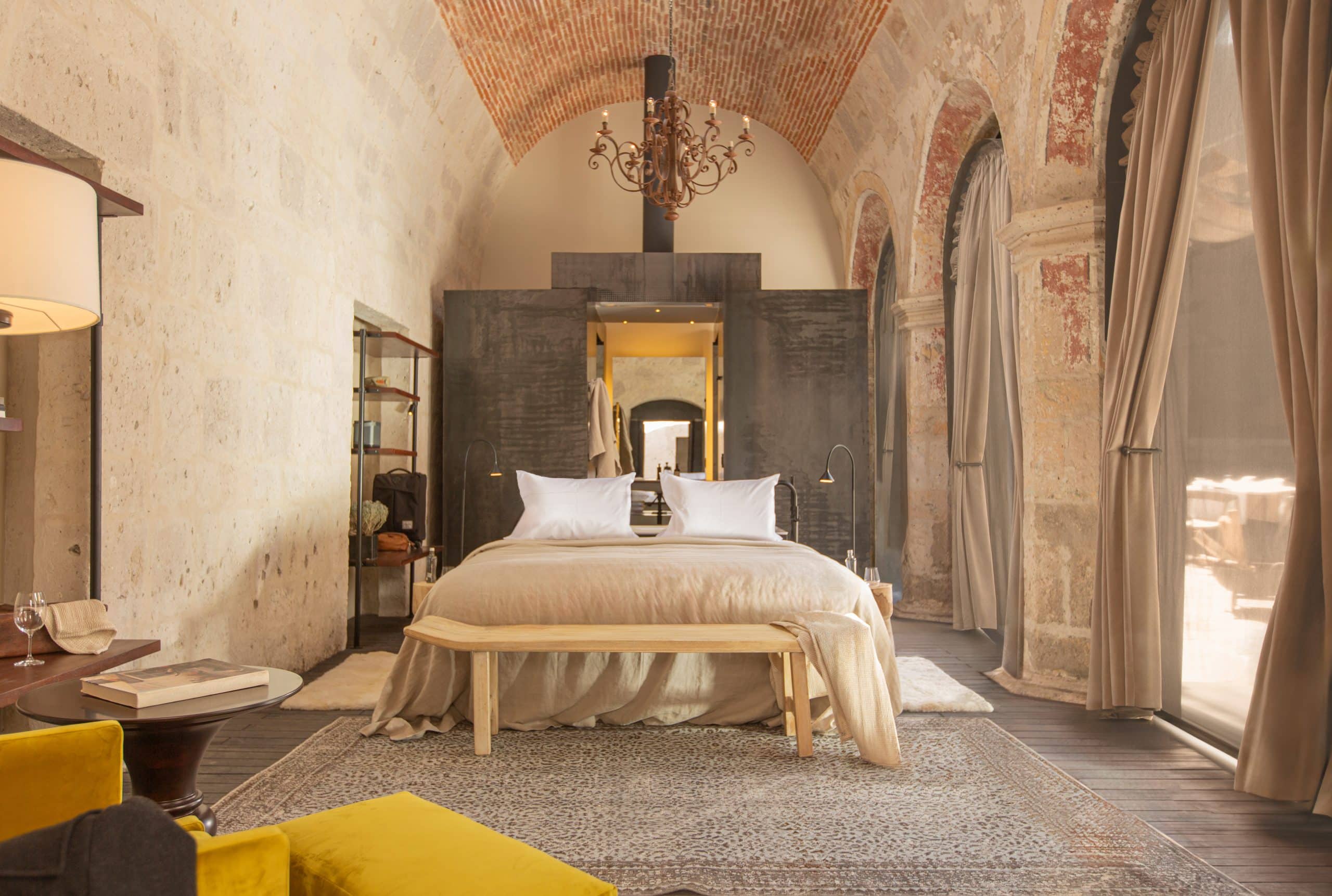 CIRQA Pérou chambre et baies vitrées