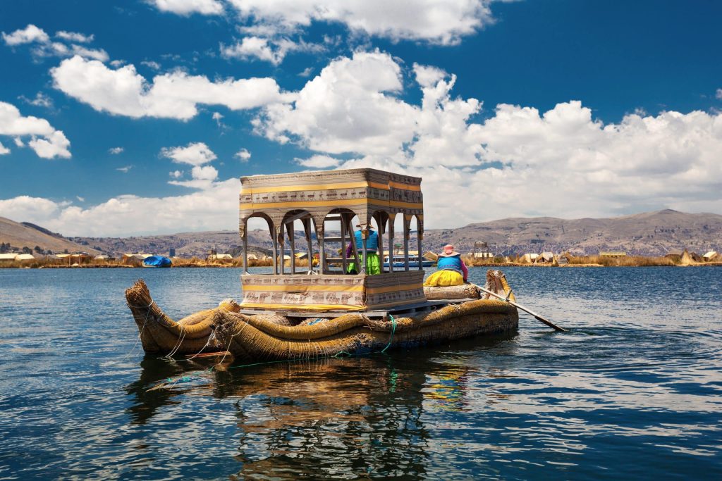 Pérou Croisière lac Titicaca & découverte de Taquile cultures en terrasse de Taquile embarcation traditionnelle