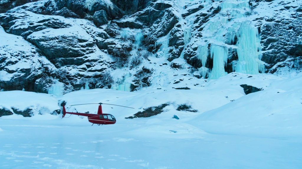 Alaska Hélicoptère & chiens de traîneau Punchbowl Glacier aterrissage sur le glacier