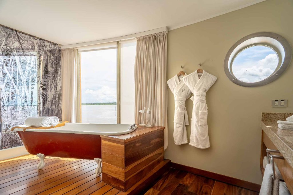 Delfin Amazon Cruises Pérou salle de bain