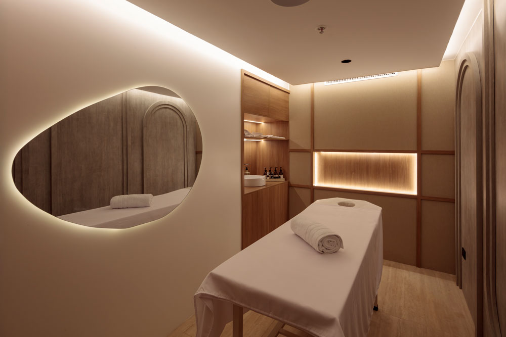 Equateur Galapagos  salon de massage Hermes Galapagos Mega Catamaran