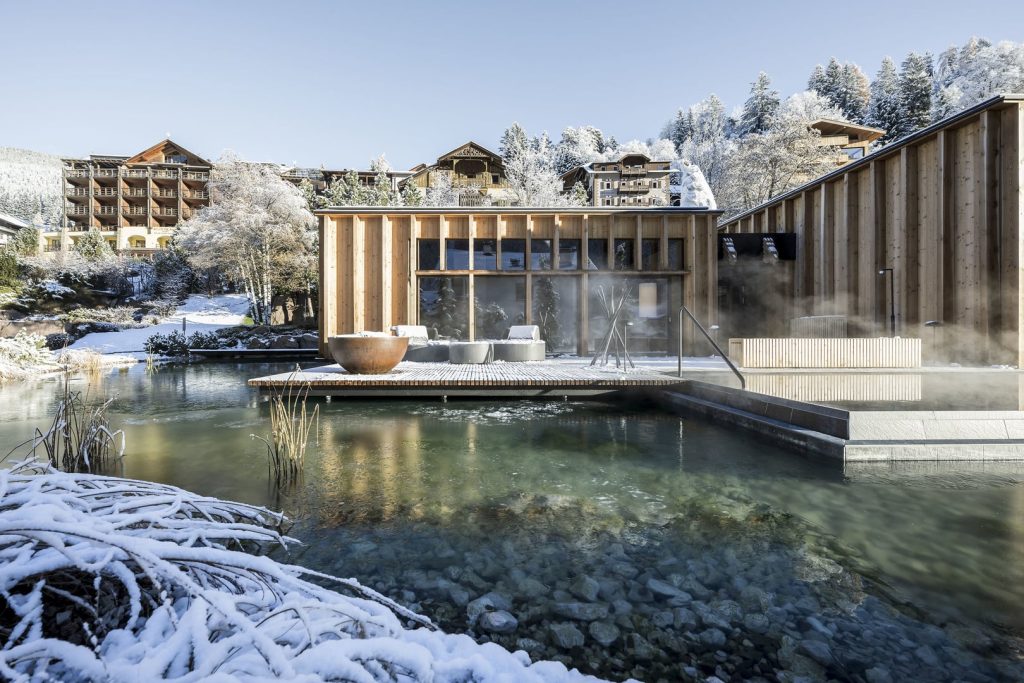 Italie Adler Dolomoti piscine et hôtel