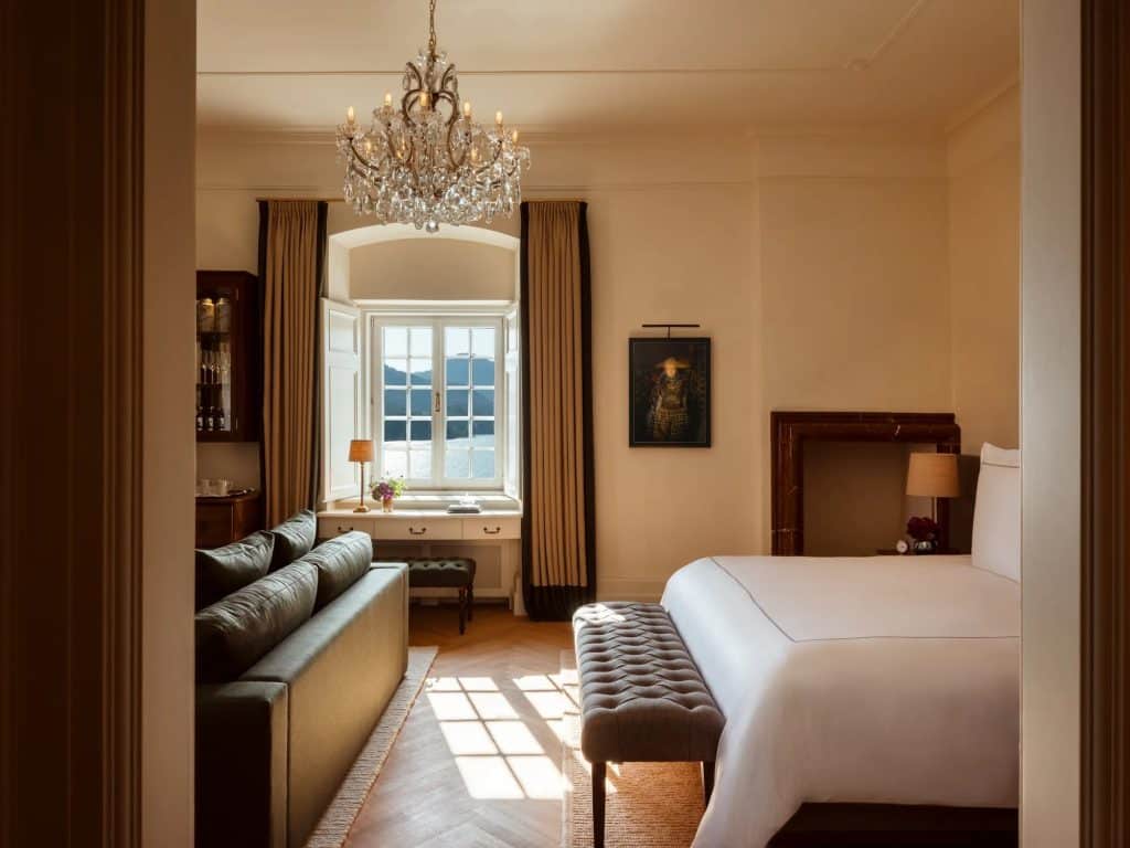 Autriche Rosewood Schloss Fuschl chambre vue lac